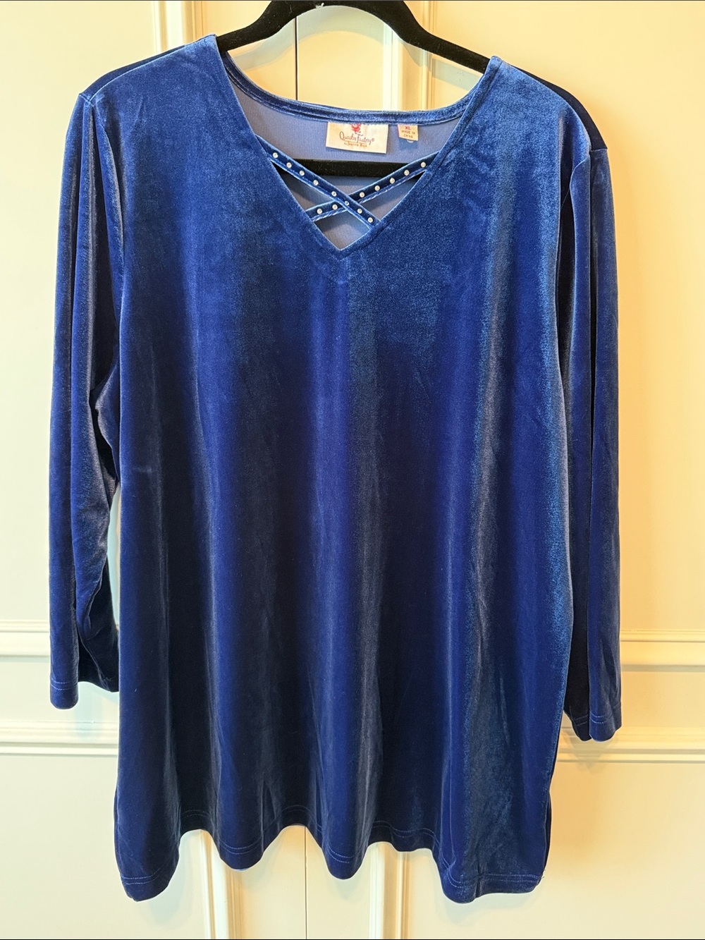 Quacker Factory Royal Blue Velvet Long-Sleeve V-Neck Top